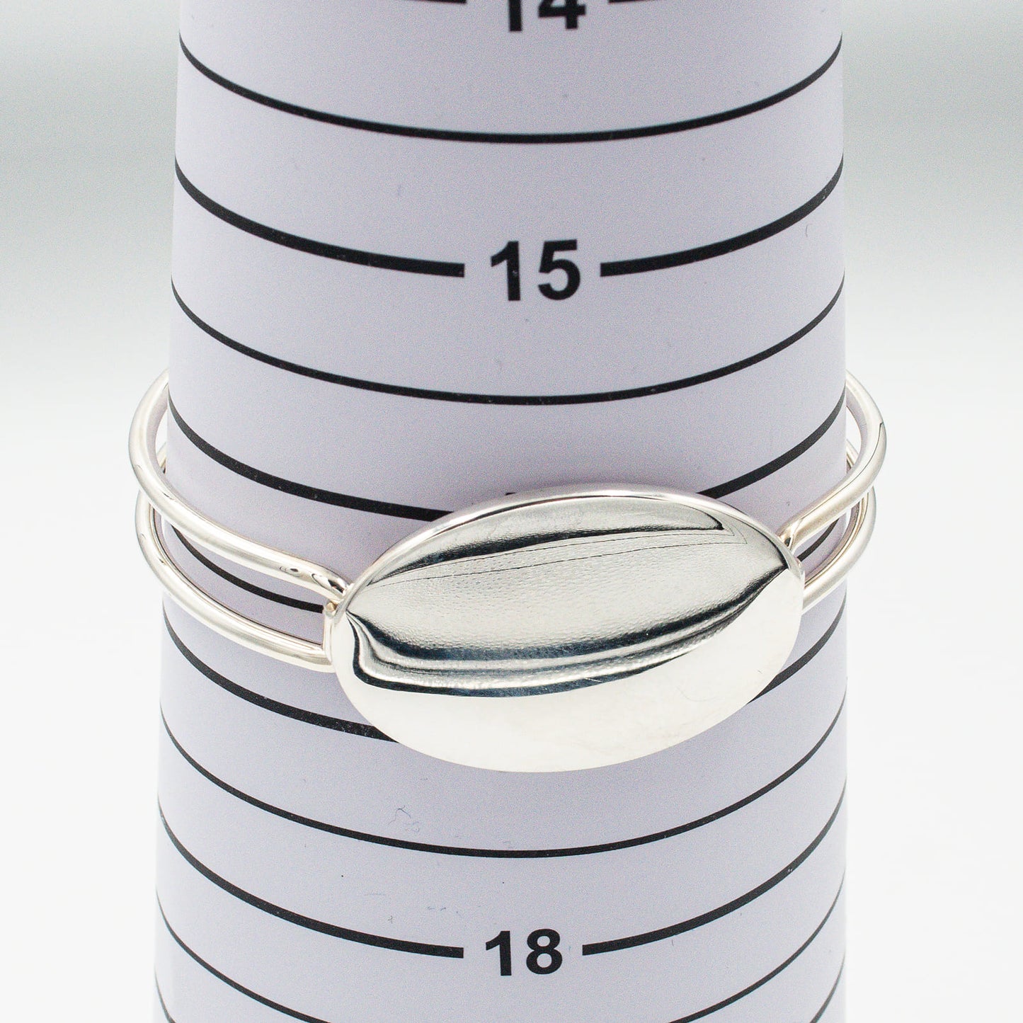 ティファニー オーバル ID バングル