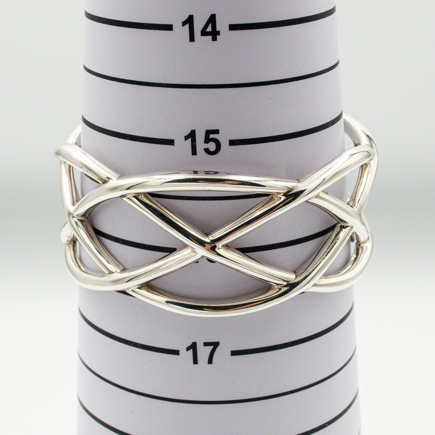 ティファニー ケルティック ノット ワイド カフ バングル