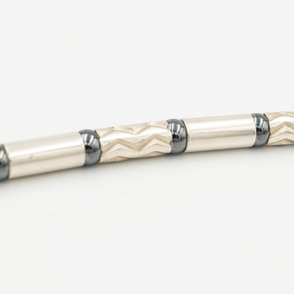 ティファニー エッチド ブレスレット アズテック ジグザグ ヘマタイト