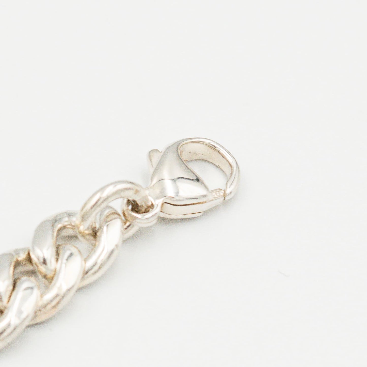 ティファニー カドゥケス メディカル ID ブレスレット